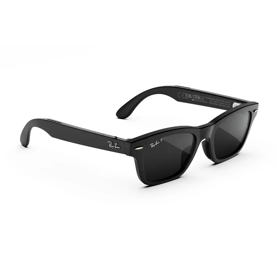Ray-Ban Meta Audio Burbank in mat zwart met gepolariseerde grijze glazen, van rechts