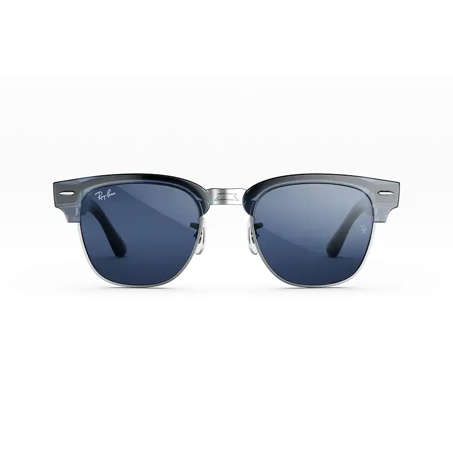 Ray-Ban Meta Audio Clubmaster, uitvoering transparant hemelsblauw met Transitions-glazen in Sapphire, recht van voren