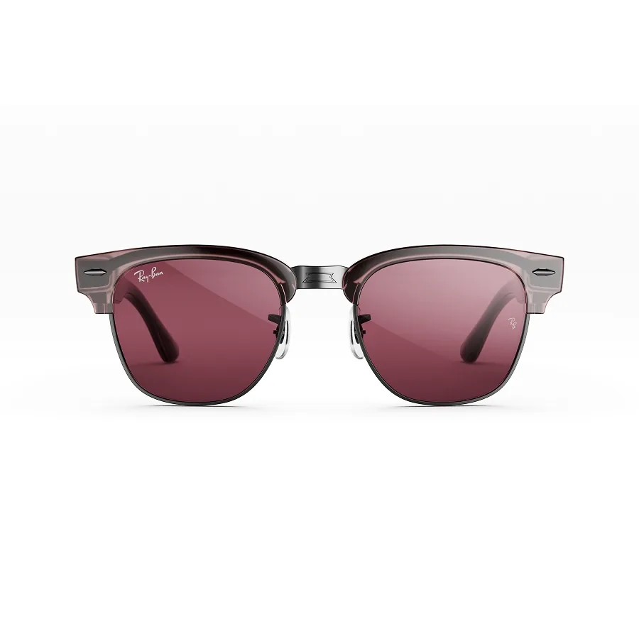Ray-Ban Meta Audio Clubmaster, uitvoering transparant orchid op gun metal met Transitions-glazen in Ruby, recht van voren
